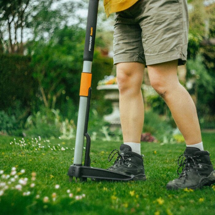 Телескопічний видаляч бур'янів Fiskars Smart-Fit 1-1,19 м, нержавіюча сталь, пластиковий руків'я, чорний/помаранчевий, 1020125