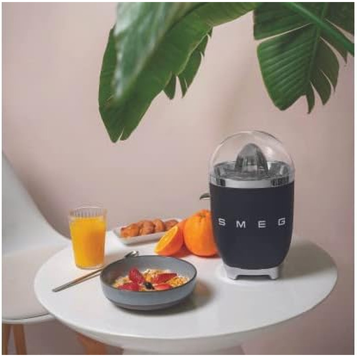 Електрична соковижималка для цитрусових Smeg CJF01PGEU, ручний прес, універсальний конус, 70 Вт, чорна
