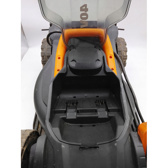 Акумуляторна газонокосарка WORX WG779E.1 40V, чорно-помаранчева