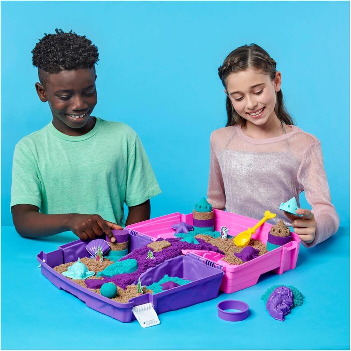 Kinetic Sand Mermaid Suitcase - with 1 kg of original kinetic sand from Sweden in 3 colors, 6 molds, 1 shovel for creative indoor sand play, for children ages 3 and up.