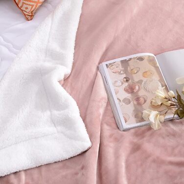 Тепла Sherpa ковдра 220x240 см сіро-рожева: м'яка, двостороння, для дивана та вітальні