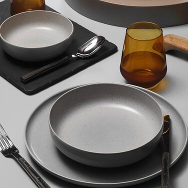 Набір посуду Kutahya Porselen (18 частин) – серія Modernes Porzellan, сірий колір. 12 елементів для 4 осіб: тарілки, супові тарілки, миски. Підходить для миття в посудомийній машині. Елегантний дизайн для щоденного використання та гостей.