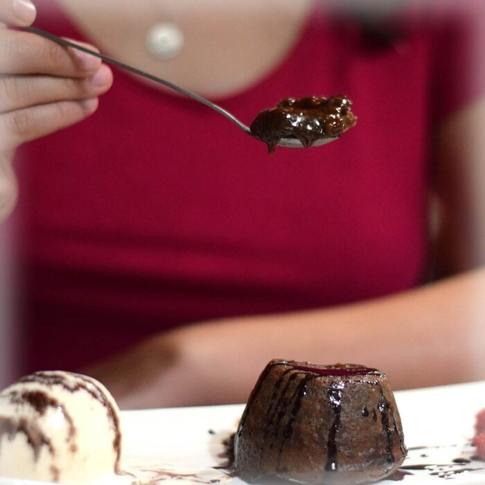 Набір ложок Com-Four® 12 шт. з нержавіючої сталі з довгим руків'ям (17 см) для коктейлів, чаю, кави, молочних коктейлів, матча, холодних напоїв та десертів