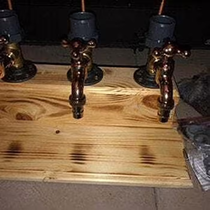 Bottle stand for 1/2/3 bottles, alcohol, liqueur dispenser, drinks, wine racks, alcohol, whisky dispenser, faucet-shaped for parties, dinners, bars, and beverage stations