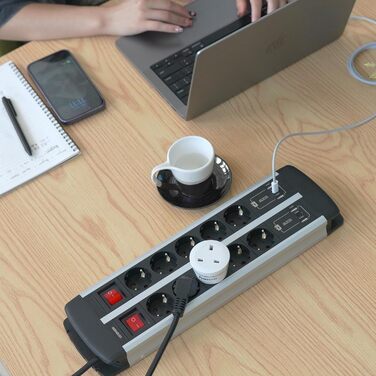 Многофункціональна мережева стрічка Ucomen на 10 розеток з USB та захистом від перенапруги (3680W, 16A) для комп'ютерних столів, з USB-зарядкою 20W (USB-A та USB-C), кабель 1.5м
