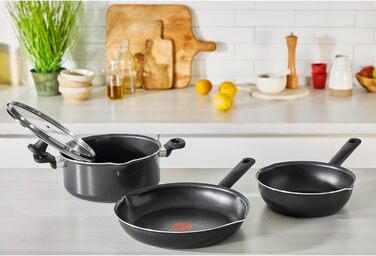 Сковорода Tefal Day by Day On 32 см з антипригарним покриттям, чорна (B56408)