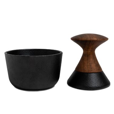 Crushgrind Kiruna: М'ятка для спецій з якісного чавуну та акації | Для подрібнення сухих спецій та трав