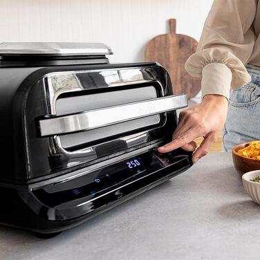 Cecotec Oil-Free Grill Air Fryer 6 L Cecofry FireDome 6000. Air Fryer. 2400 W, 6 cooking modes and 4 grilling levels, adjustable thermostat, including temperature sensor and 6-liter accessories.