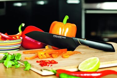 Ніж Santoku Fiskars Design 17 см, дерев'яна ручка (береза), чорний, 1003099
