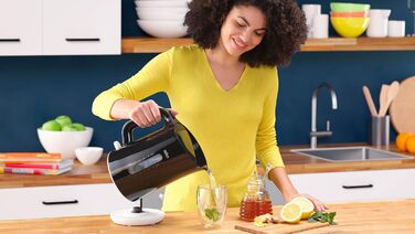 Електричний чайник Braun Household Breakfast1 Collection WK1100BK, 1.7 л, 2200 Вт, з фільтром від накипу, чорний