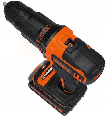 Ударний шурупокрут Black & Decker з 2 акумуляторами по 1,5 Аг 18В