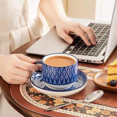 Набір чашок для еспресо Vancasso SELENE: 4 шт., з підставкою та стійкою, блакитно-білий вінтажний дизайн, порцеляна, для кави, капучино, лате та чаю