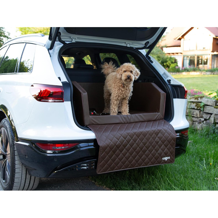 CopcoPet Автомобільне ліжко для собак у багажник, 110x90x38 см, штучна шкіра, захист багажника, водовідштовхувальне, стійке до подряпин, з захисним покривалом, для подорожей (Коричневе)