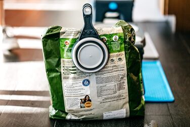 Шукач корму Dexas KlipScoop PW670432429: складаний, для собак, сірий, 2 чашки