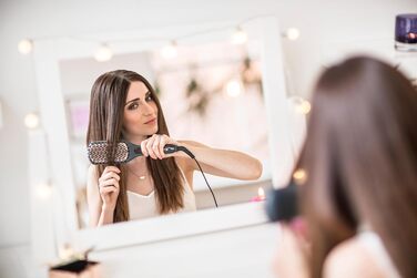 Випрямляч для волосся Remington 2in1 CB7400: Щітка-випрямляч, чорний, 150-230°C