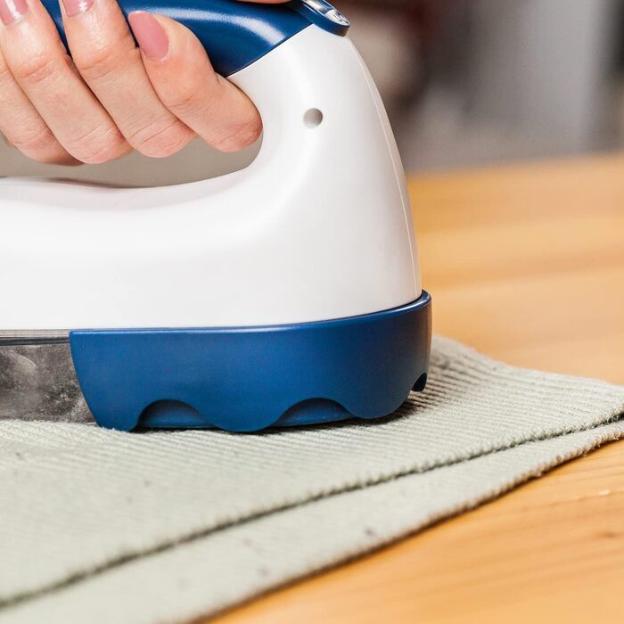 Електричний видалення ворсу Solac | 3 рівні стрижки | Знімний контейнер | Портативний | Лезьє з нержавіючої сталі | Зарядний пристрій або батарейки | Широкий ріжучий насадка | Автоматична стрижка