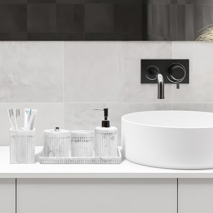 Набір аксесуарів для ванної кімнати XLHOMO з штучного каменю, 5 предметів: диспенсер для лосьйону/мила, тримач для зубних щіток, чашка для ванної кімнати, контейнер для ватних паличок та піднос для туалету, органайзер для дому, світлий (мармур)