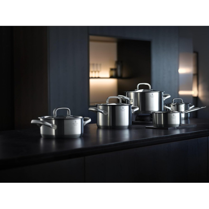Каструля WMF Gourmet Plus 16 см з нержавіючої сталі Cromargan з кришкою, 1.4 л, для індукційних плит, з внутрішньою шкалою