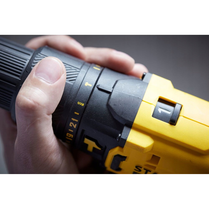 Ударний дриль-шурупокрут Stanley FatMax 18V SFMCD711D2K (2x2,0 Агч) у кейсі