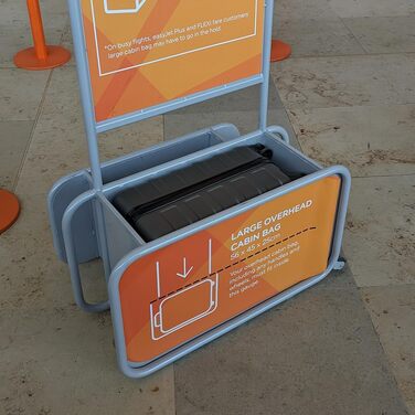 Чемодан ручної поклажі Cabin Max Anode 56x45x25cm - Легкий, з жорстким корпусом, 4 колеса, кодовий замок, чорний (56L)