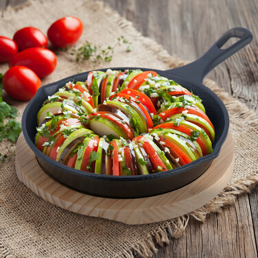 Relaxdays Cast Iron Pan with Wooden Trivet