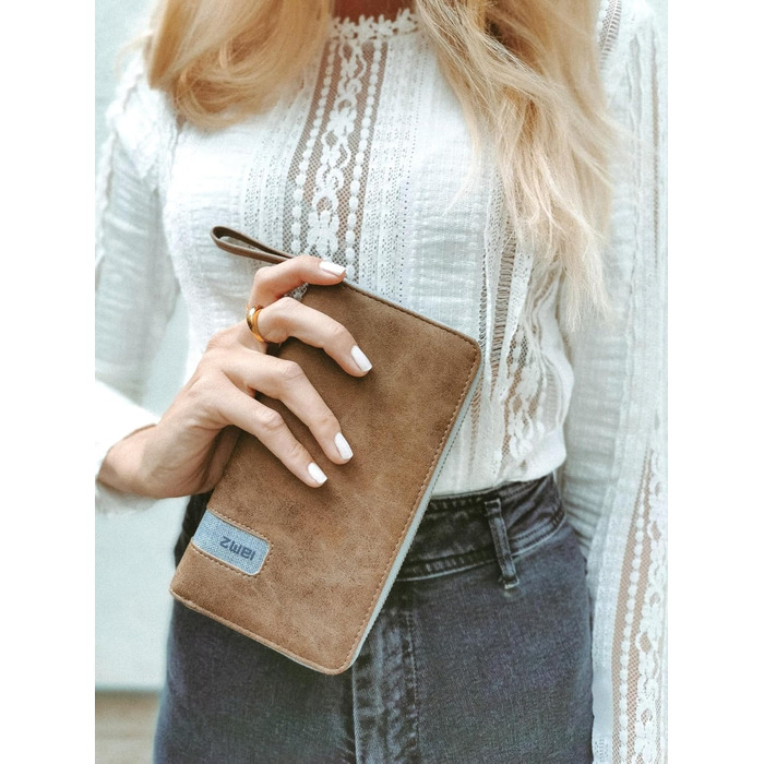 Two large women's wallets/purses O.Wallet OW2 brown vintage-style wallet, wallet with all-around zipper, 15 card slots, 2 bill compartments, coin pocket & see-through pocket
