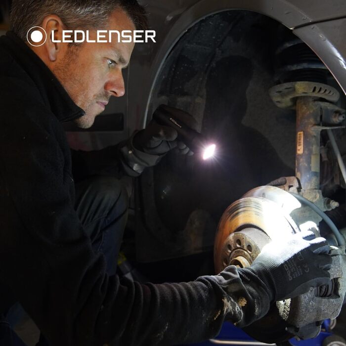 Ledlenser P7 SE LED Flashlight | Led Battery Flashlight Focusable | All-Around Light with 500 Lumens | Lamp with Advanced Focus | 320 Meter Beam Distance | 25 Hours of Run Time | Strobe Mode