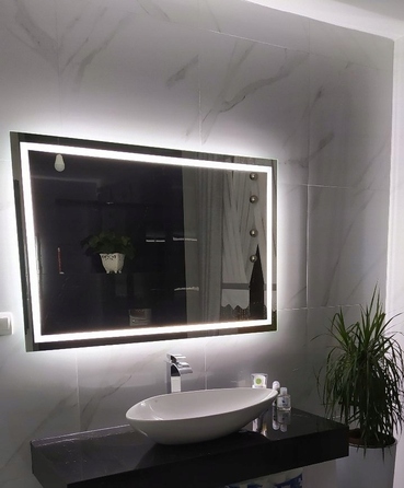 LED-дзеркало у ванну кімнату 80x60 з сенсорним вимикачем