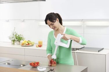 Braun MultiMix 3 HM 3105 Hand Mixer – Handheld Mixer with 5 Speed Settings & Turbo Function, including Whisk, Dough Hooks, Immersion Blender, and 600 ml Mixing and Measuring Cup, 500 Watts, White. MultiMix 3 - includes Whisk, Dough Hooks, Immersion Blender & Mixing and Measuring Cup