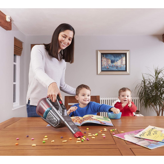 Ручний акумуляторний пилосос BLACK+DECKER BHHV315J Lithium Dustbuster Titanium/Red 12V, 500 мл, циклонна технологія, безмішковий, з насадкою для щілин