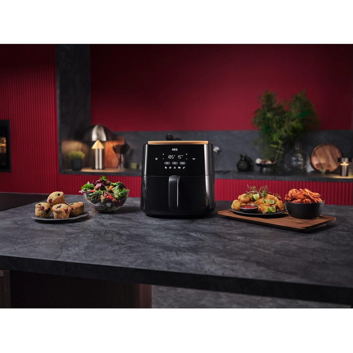 AEG AAF7B Hot Air Fryer / IF Design Award 2024 / Little to no oil / 8 programs / programmable / preheat function / 6.8l / dishwasher-safe / heat protection / flip reminder / black, 6.8l capacity, Series 7000