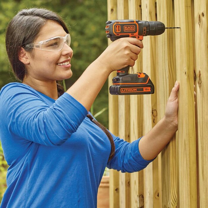 Акумуляторний дриль-шуруповерт Black+Decker BDCDC18K (18V, Li-Ion, 18V, 1.5Ah, LED, планетарне передаточне число, Softgrip)
