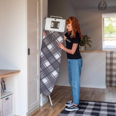 Відкидна гладильна дошка KADAX 120x38 см з парогенератором та розеткою, регульована висота, антиковзні ніжки, полиця для праски (в клітинку)