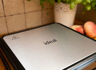 Вафельниця IDEAL IK1602, 1200 Вт, чорна