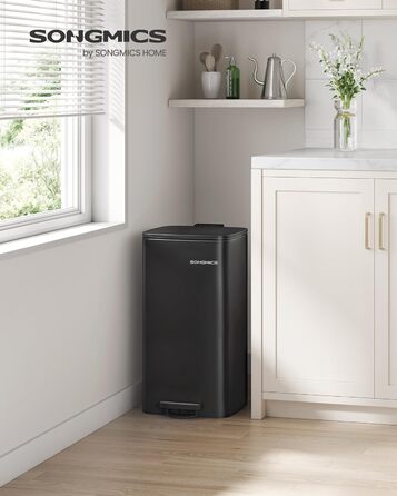 Сміттєве відро SONGMICS для кухні з механізмом закривання Softclose, 30 л, чорний (LTB592E01)