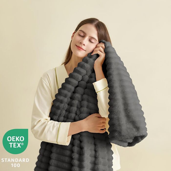 Плед WAVVE: м'який флісовий плед для дивану, софи, кімнати. 150 x 200 см, сірий