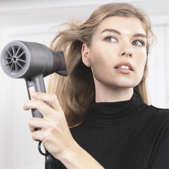 Фен Cecotec Bamba IoniCare Harmony, 2600W, регулювання температури та швидкості, технологія HairCare, іонізація, 1.8 м, 2 насадки, холодний струмінь (чорний, компактний)