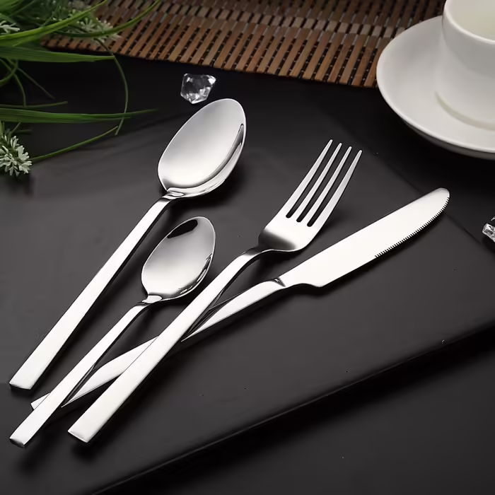 WUJO Cutlery Set, Stainless Steel Cutlery, 16-Piece Silver Cutlery Set including Knife, Fork, Spoon, Teaspoon - Silverware Set for 4 People, Mirror Polished, Dishwasher Safe
