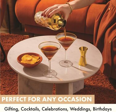 Набір для коктейлів Vemacity: шейкер (500 мл) + 2 келихи Еспресо Мартіні з золотим обідком, барна ложка, джиггер | Набір бармена | Келихи та шейкер для коктейлів | Ідеальний подарунок на Різдво та Новий рік. Золотий шейкер, класичні келихи Мартіні з рифле