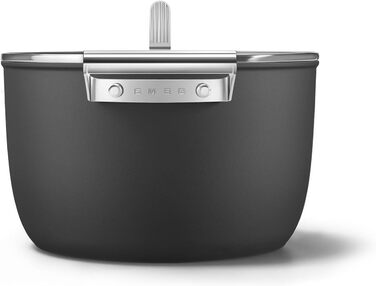 Електричний чайник Smeg KLF05CREU, 0.8 л, чорний: нержавіюча сталь, безпека, LED-дисплей, антиковзаюча основа