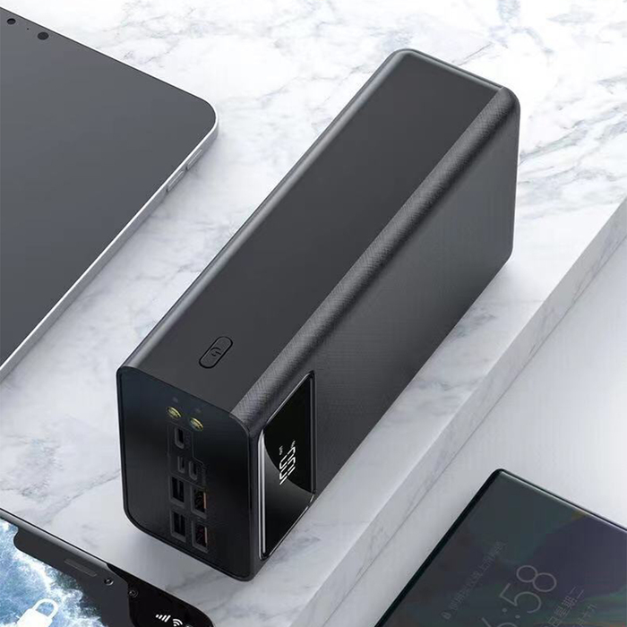 Повербанк 50 000 mAh з ліхтариком та вбудованими кабелями (4xUSB, USB-C, Lightning)