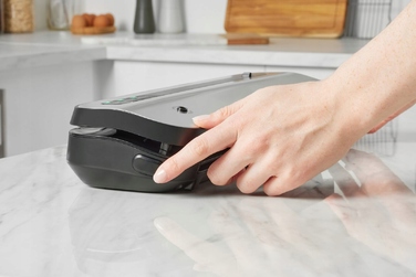 Вакууматор FoodSaver VS1290X, сріблястий, 120 Вт, 28 см