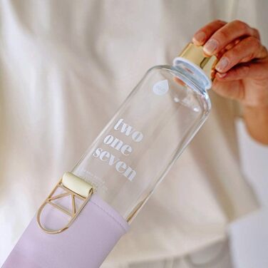 EQUA large drinking bottle with faux leather sleeve, 750 ml, made of borosilicate glass, BPA-free and leak-proof. (Purple)