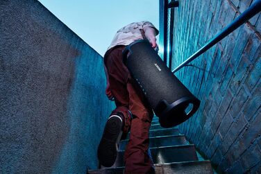 Sony ULT Field 7: Портативна Bluetooth колонка з ULT Bass Boost, 30 год автономії, Powerbank, захист від води/пилу, LED, мікрофон/гітара - Чорний