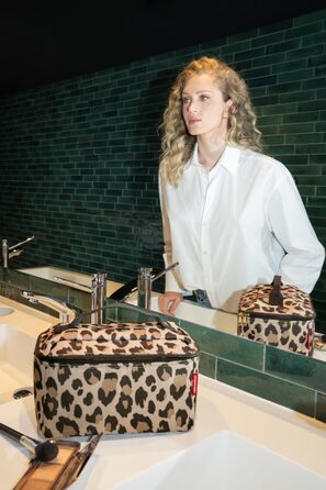Набір косметичок reisenthel Beautycase: сумка для косметики та прямокутна косметичка, Leo Macchiato, 17x18x17 см та 21x8x4 см