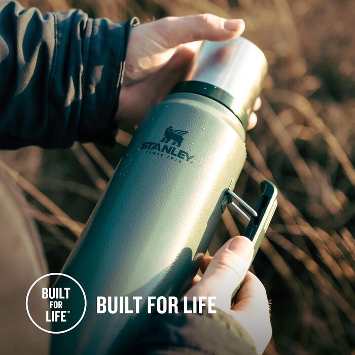 Stanley Classic Legendary Thermos Bottle 1L - Thermos Keeps Drinks Hot or Cold for 24 Hours - Stainless Steel Thermos - BPA-Free - Dishwasher Safe - Hammertone Green