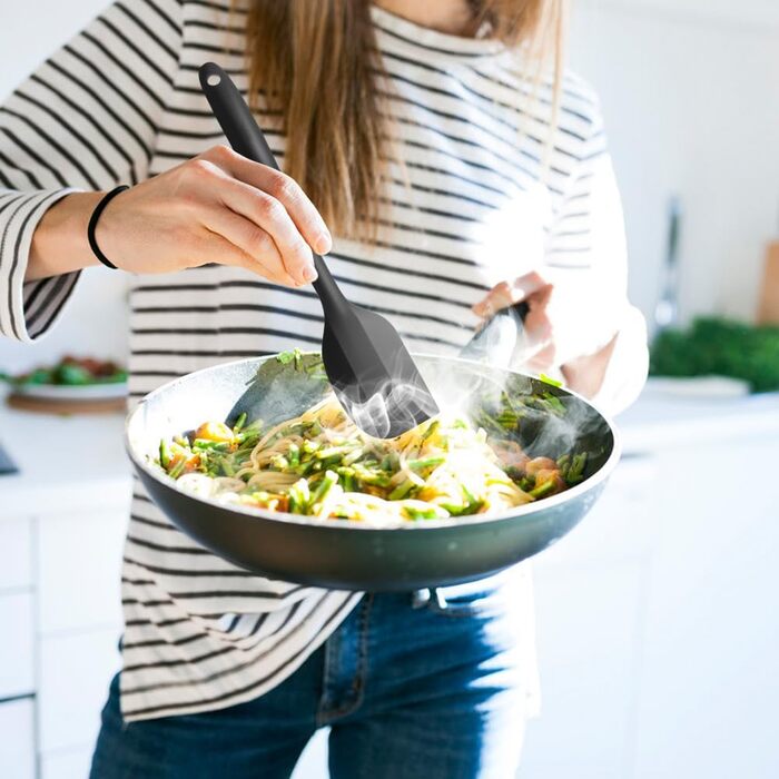 Набір силіконових шпателів Vicloon (4 шт.) для випічки та приготування їжі. Стійкі до високих температур (500°F), гнучкі, антипригарні. Чорний колір.