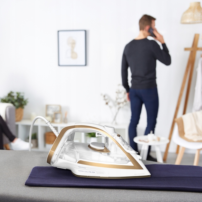 Праска Tefal Puregliss FV8042E0 біло-золотиста, Durilium AirGlide, 2900 Вт