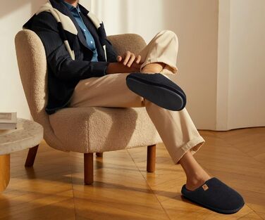 Чоловічі фетрові халапи KuaiLu: теплі, зручні, з м'якою підкладкою. Ідеальні для дому та вулиці. Розмір 44 EU, чорний колір.