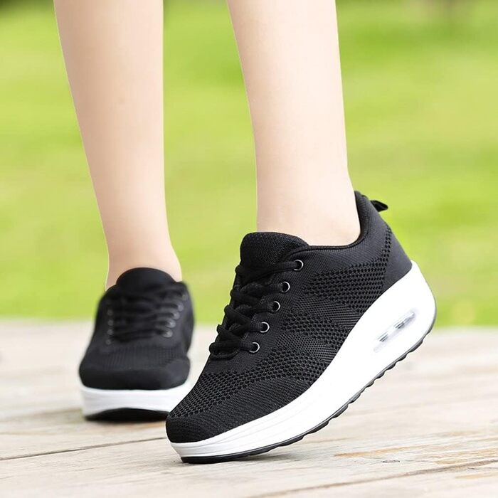 Кросівки жіночі Sisttke Outdoor з платформою, чорні, розмір 38 EU. Легкі, дихаючі, для бігу та активного відпочинку